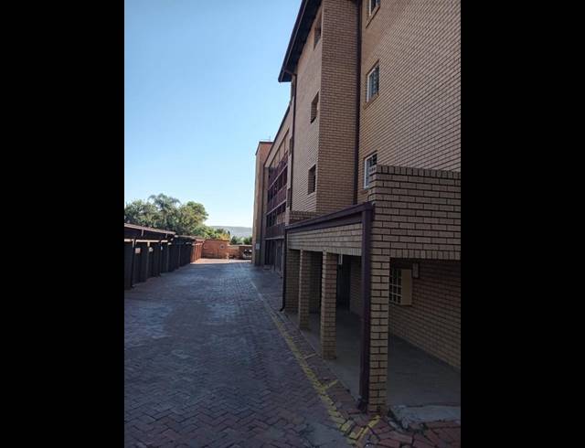 2 BEDROOM APARTMENT FOR SALE IN PRETORIA GARDENS